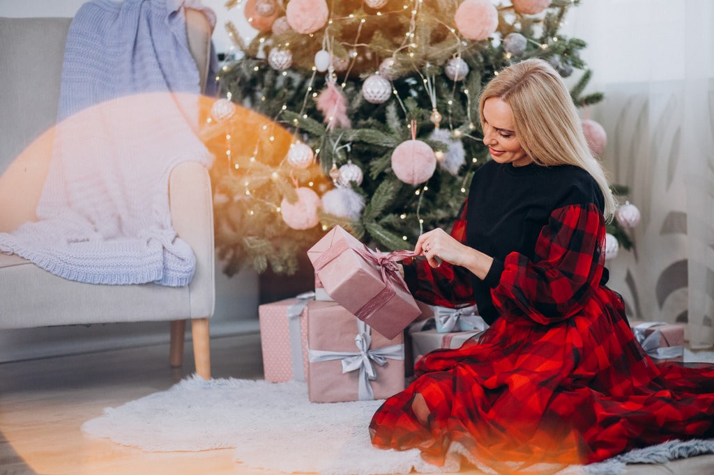 Top 10 Unique Gift Ideas for Winter Birthdays and Events
